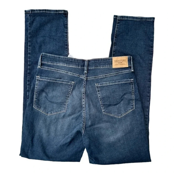 Levi's Women’s Signature Gold Totally Shaping Straight Leg Jean Size 10M/W30/L32 - Picture 5 of 11